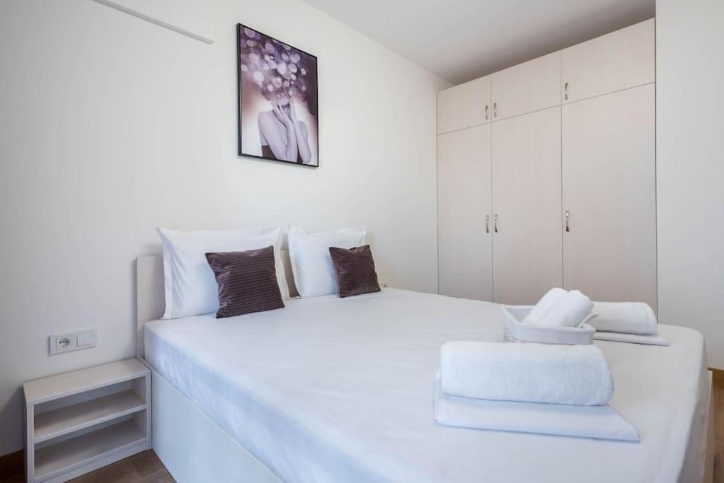Labyrinth Apartment - Free Parking Space Included Varna Exterior photo