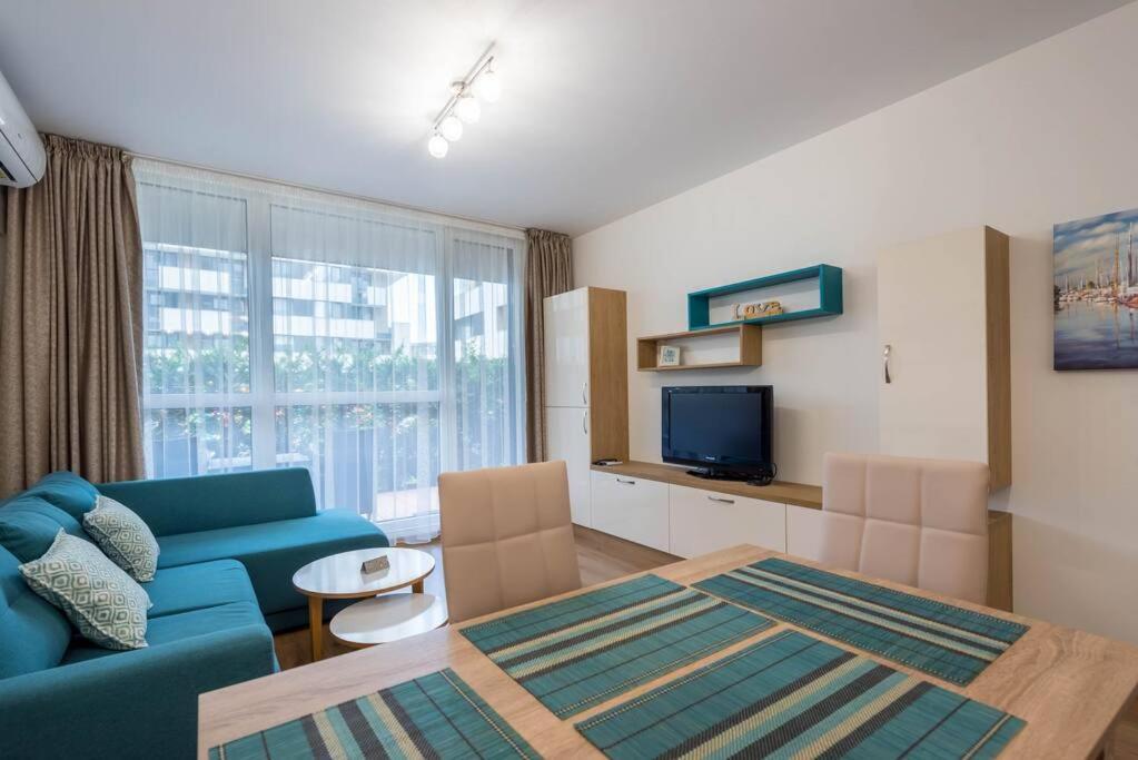 Labyrinth Apartment - Free Parking Space Included Varna Exterior photo